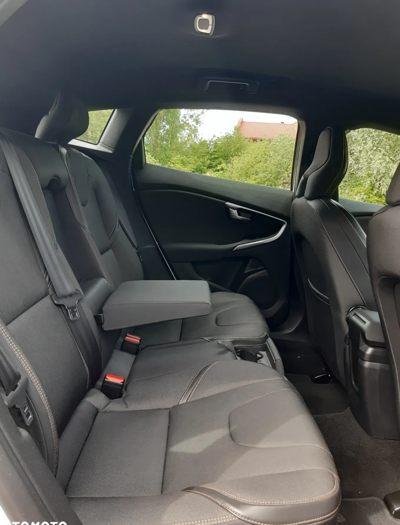 Volvo V40 cena 55000 przebieg: 173000, rok produkcji 2017 z Warszawa małe 79
